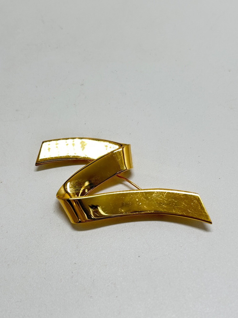Monet, Vintage Gold Ribbon Brooch
